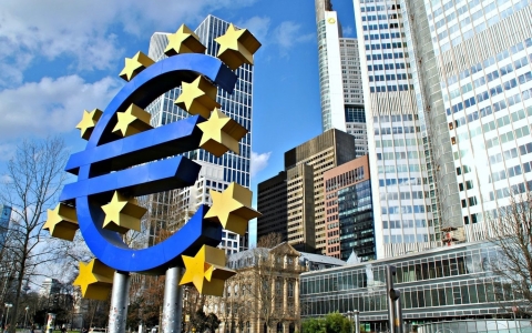 Ngân hàng Trung ương châu Âu duy trì lãi suất thấp kỷ lục