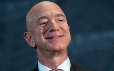 Jeff Bezos bán gần 2 tỷ USD cổ phiếu Amazon