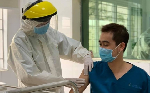 Hà Nội: Nam giáo viên 26 tuổi tử vong sau 39 giờ tiêm vắc xin Covid-19