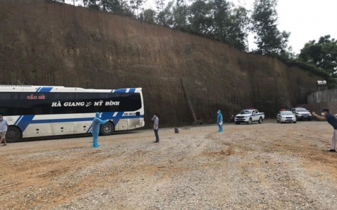Hà Nội: Phát hiện 20 người liên quan ca F0 trốn viện tại Bắc Giang, đến bến xe Mỹ Đình bắt xe khách về quê