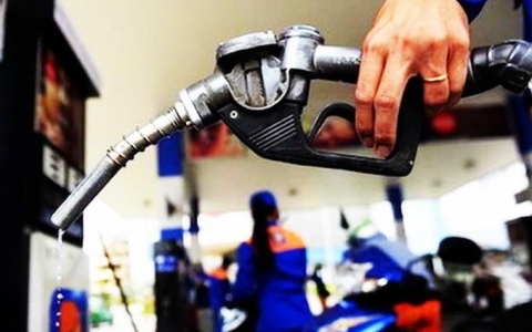 Giá xăng, dầu đồng loạt giảm
