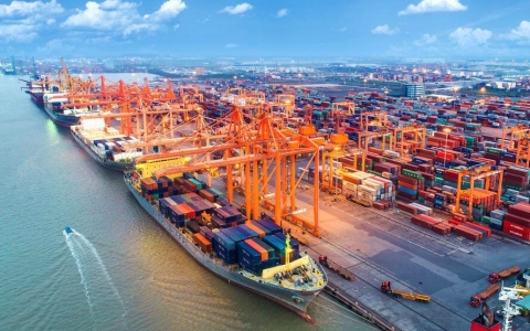 Tổng giá trị xuất nhập khẩu Việt Nam giảm