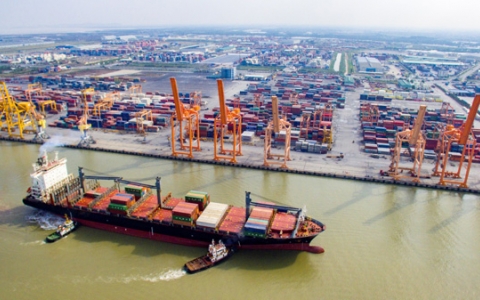 Bộ Công Thương hỏa tốc kiến nghị Thủ tướng mở ‘luồng xanh’ cho vận tải đường thủy