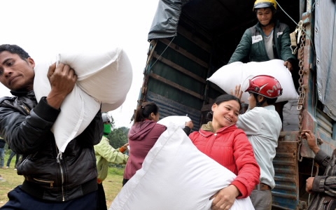 Khẩn trương xuất cấp 4.117,8 tấn gạo dự trữ quốc gia hỗ trợ người dân