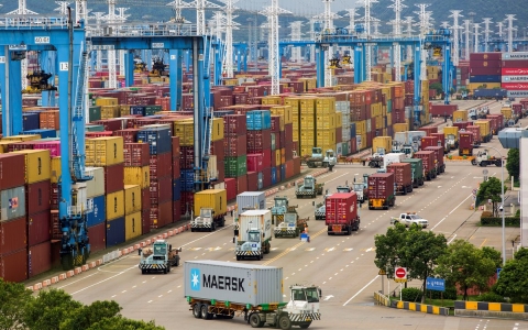 Nhiều cảng biển Trung Quốc tắc cứng vì chính sách ‘triệt tiêu Covid-19’, chuỗi cung ứng toàn cầu bị đe doạ