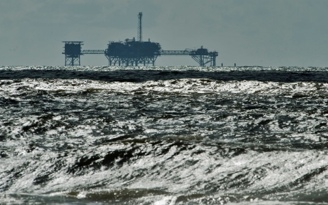 Cắt giảm gần 91% sản lượng dầu của Vịnh Mexico