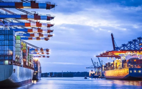 Ngành vận tải biển vật lộn với tình trạng thiếu tàu container