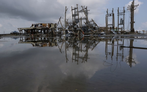 Siêu bão Ida gây tổn thất dầu mỏ tồi tệ nhất trong 16 năm qua