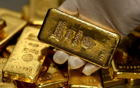 Giá vàng thế giới giảm ‘sốc’, trong nước rơi 600 nghìn đồng/lượng