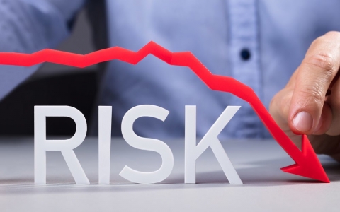 Nhà đầu tư e ngại rủi ro là gì? Các chiến lược đầu tư phòng ngừa rủi ro