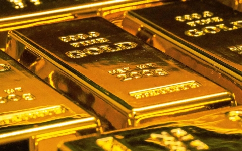 Giá vàng thế giới giảm sâu, trong nước lùi về mức 57 triệu đồng/lượng