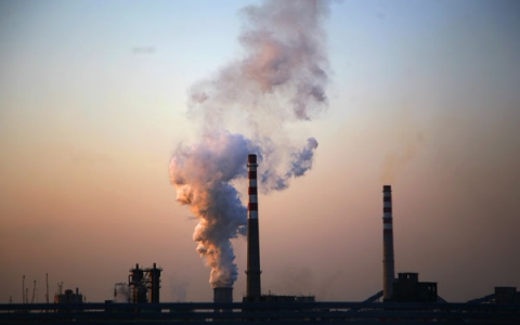 Trung Quốc đóng cửa hàng loạt nhà máy để giảm phát khí thải