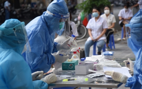 Hà Nội: Thêm 17 trường hợp mắc COVID-19 tại bệnh viện Việt Đức