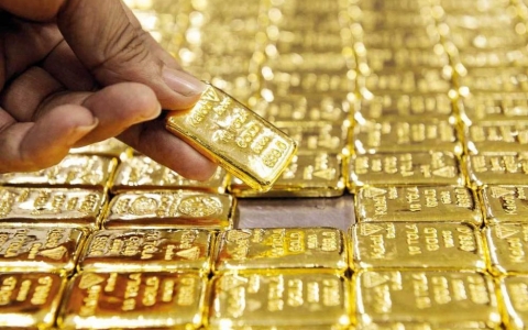 Giá vàng thế giới tăng phiên thứ 2 liên tiếp, vượt qua mốc 1.800 USD/ounce