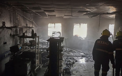 Hỏa hoạn ở bệnh viện điều trị bệnh nhân Covid-19, 10 người thiệt mạng