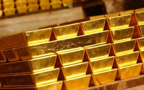 Giá vàng tiếp tục tăng tốc, vươn lên mức cao