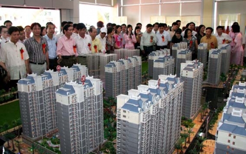 HoREA: Giá nhà sẽ tăng cao nếu bắt buộc mua qua sàn
