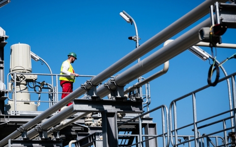 Giá khí đốt tăng cao khi Đức tạm dừng phê chuẩn đường ống Nord Stream 2