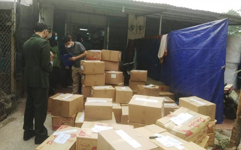 Phát hiện hàng chục tấn sách nghi in lậu trên địa bàn Hà Nội