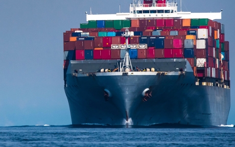 Các công ty xuất khẩu Trung Quốc khóc ròng vì giá cước container tiếp tục tăng phi mã