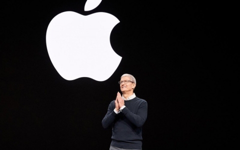 Apple trở thành công ty Mỹ đầu tiên đạt vốn hóa 3 nghìn tỷ USD