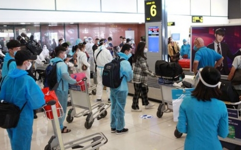 Hạn chế tối đa chuyến bay combo chở công dân về nước hạ cánh tại Nội Bài và Tân Sơn Nhất