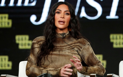 Kim Kardashian và Floyd Mayweather bị kiện vì quảng cáo coin 'rác'