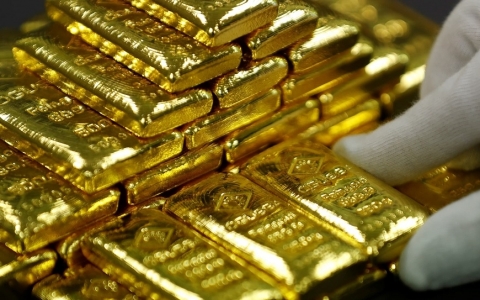 Giá vàng thế giới giảm phiên thứ 3, trong nước giữ ở mức cao