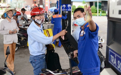 Điều hành giá bán lẻ xăng dầu Việt Nam minh bạch theo cơ chế thị trường