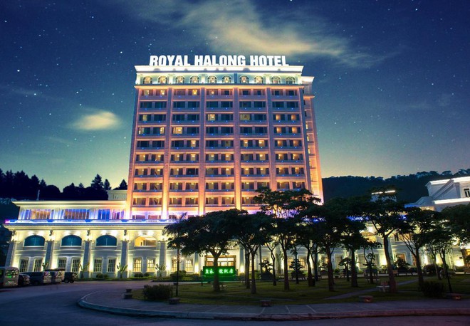 Công ty CP Quốc tế Hoàng Gia (Mã chứng khoán: RIC) là chủ sở hữu khách sạn Royal Hạ Long