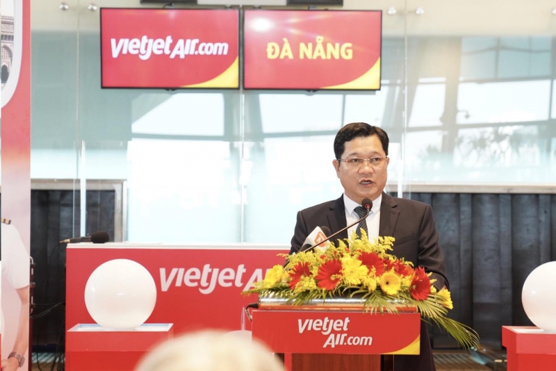 Phó Chủ tịch UBND Đà Nẵng - ông Trần Phước Sơn phát biểu chào mừng những chuyến bay tiên phong kết nối Đà Nẵng với Ấn Độ