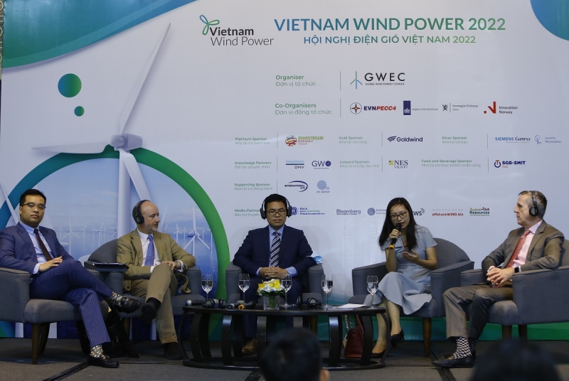 Các đại biểu tham dự buổi gặp gỡ báo giới trước thềm hội nghị Điện gió Việt Nam 2022 (Vietnam Wind Power 2022)