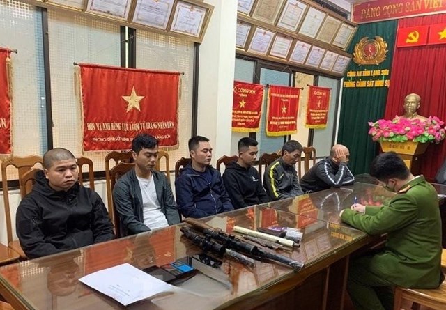 Các đối tượng trong đường dây cá độ trăm tỷ ở Lạng Sơn bị bắt giữ.