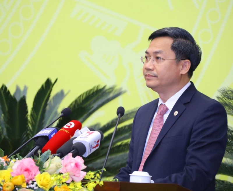 Phó Chủ tịch UBND TP Hà Minh Hải báo cáo tại Kỳ họp