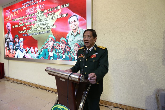 Đại tá Bùi Văn Phúc - Chủ tịch Hội cựu chiến binh phát biểu