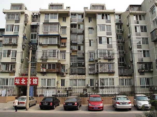 Trung Quốc: Tiết kiệm gần 1 thập kỷ cũng không thể mua được nhà ở (Ảnh minh họa)