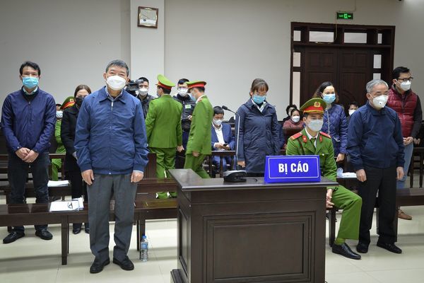 TAND TP Hà Nội xét xử Nguyễn Quốc Anh (nguyên Giám đốc Bệnh viện Bạch Mai) và đồng phạm