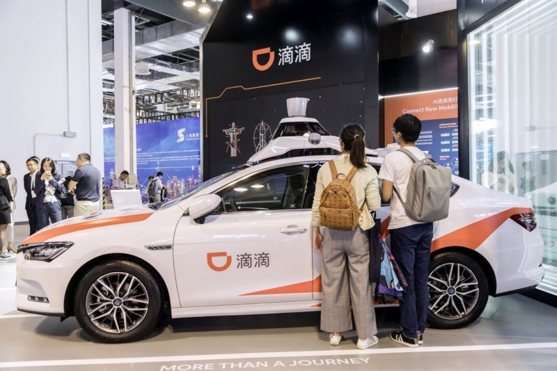 Một chiếc xe tự hành mang nhãn hiệu của Didi Chuxing tại Hội nghị Trí tuệ Nhân tạo Thế giới (WAIC) ở Thượng Hải vào thứ Năm, ngày 29/8/2019 (Ảnh: Bloomberg)