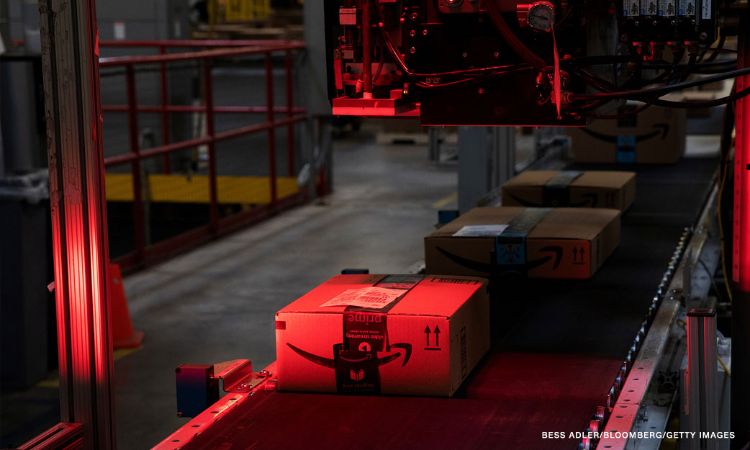 Amazon bị khởi kiện vì bán các sản phẩm gây độc hại cho người tiêu dùng (Ảnh: CNN)