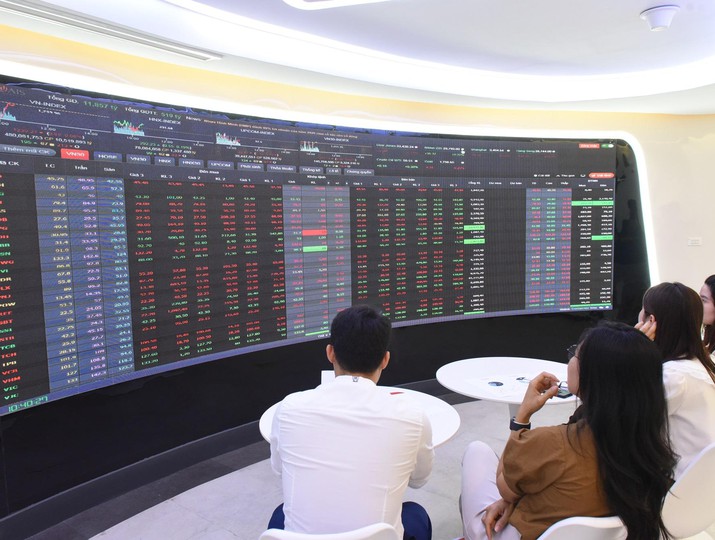 Nhận định thị trường chứng khoán ngày 23/7/2021: Tăng trưởng mạnh mẽ, Vn-Index sẽ kiểm nghiệm lại mốc 1.300 điểm trong phiên tới