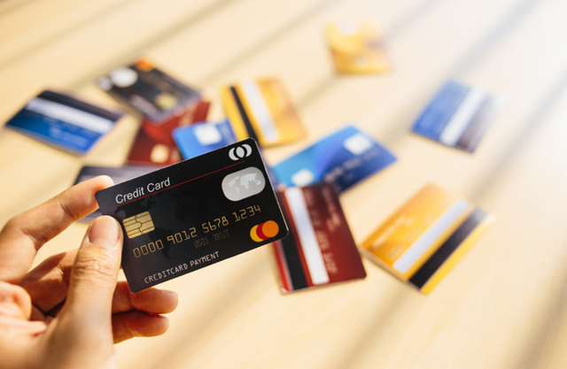 Trả nợ thẻ tín dụng