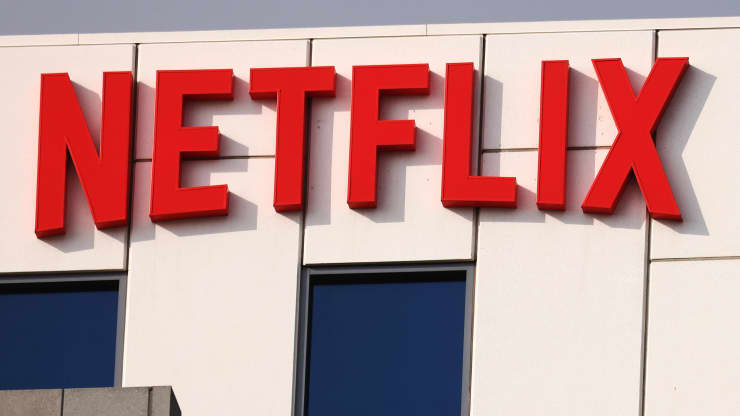Nhà đầu tư lãi bao nhiêu nếu chi 1.000 USD mua cổ phiếu Netflix từ 10 năm trước?