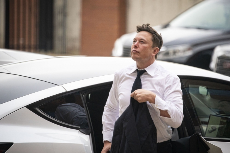 Elon Musk bán hơn 1 tỷ USD cổ phiếu Tesla để nộp 