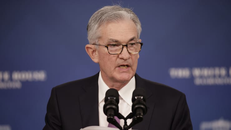 Sự thay đổi lớn thứ 4 của Powell đặt ra câu hỏi về độ tin cậy chính sách của Fed