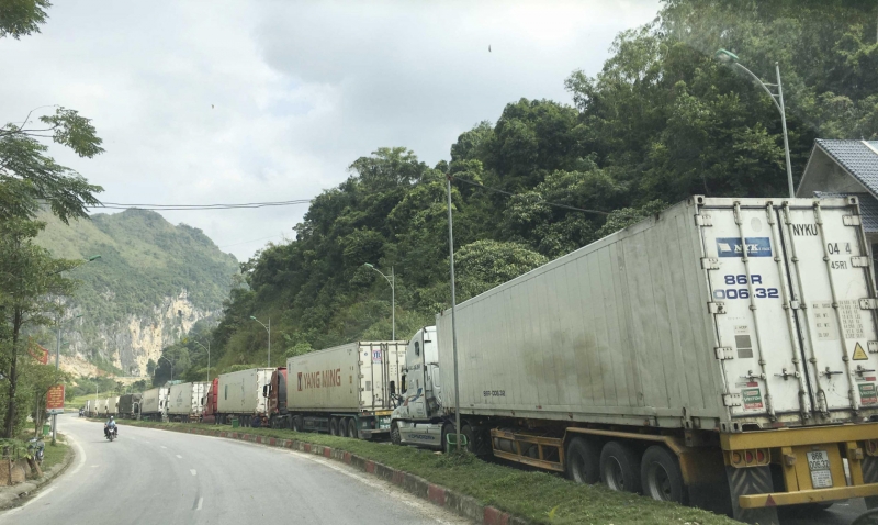Gần 5.000 xe hàng ùn ứ ở các cửa khẩu tỉnh Lạng Sơn
