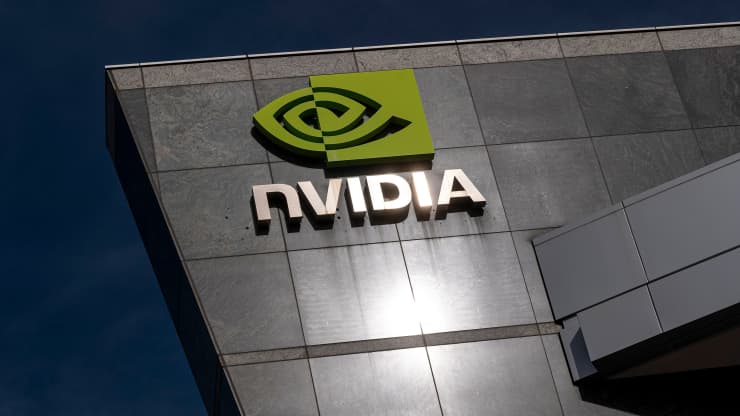 NVIDIA, một tập đoàn đa quốc gia, chuyên về phát triển bộ xử lý đồ họa và công nghệ chipset cho các máy trạm, máy tính cá nhân, và các thiết bị di động