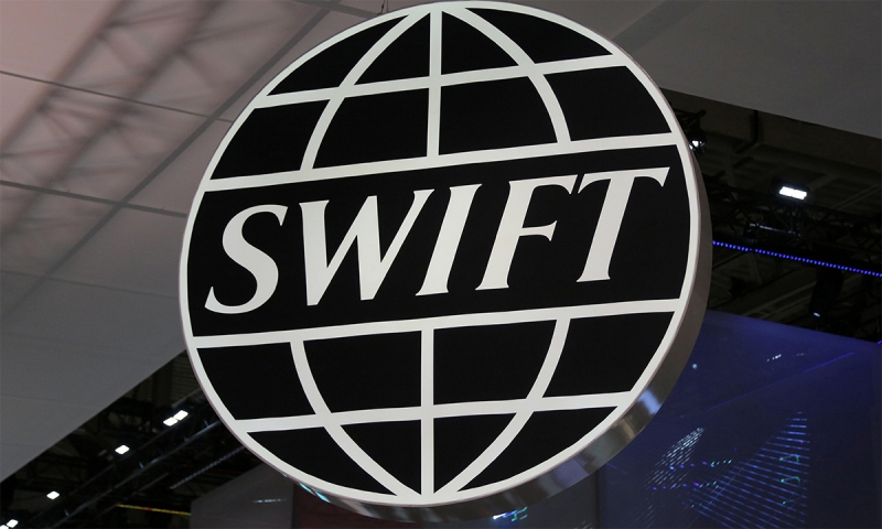 Điều gì sẽ xảy ra nếu Nga bị loại khỏi SWIFT? - Ảnh: Reuters