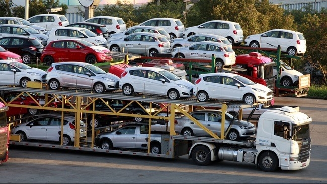 Xe ô tô nhập khẩu trong 2 tháng đầu năm 2021 giảm mạnh