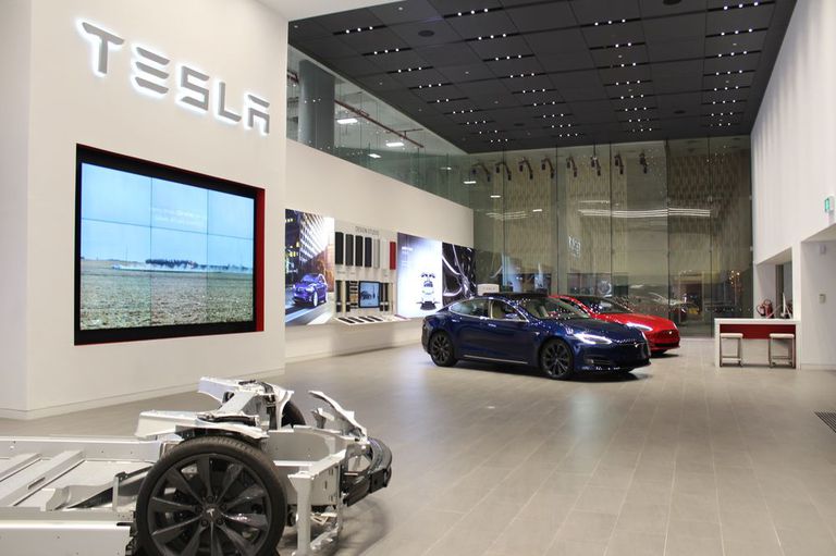 Tesla đang tìm kiếm các địa điểm để mở các phòng trưng bày xe điện ở ba thành phố lớn của Ấn Độ