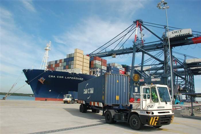 Xếp hàng quá tải trọng tại cảng biển, tăng gấp 3 lần mức phạt?